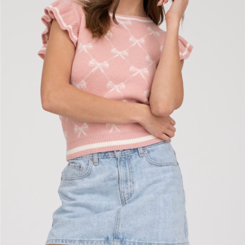Ruffle Sleeve pink sweater with white size small​